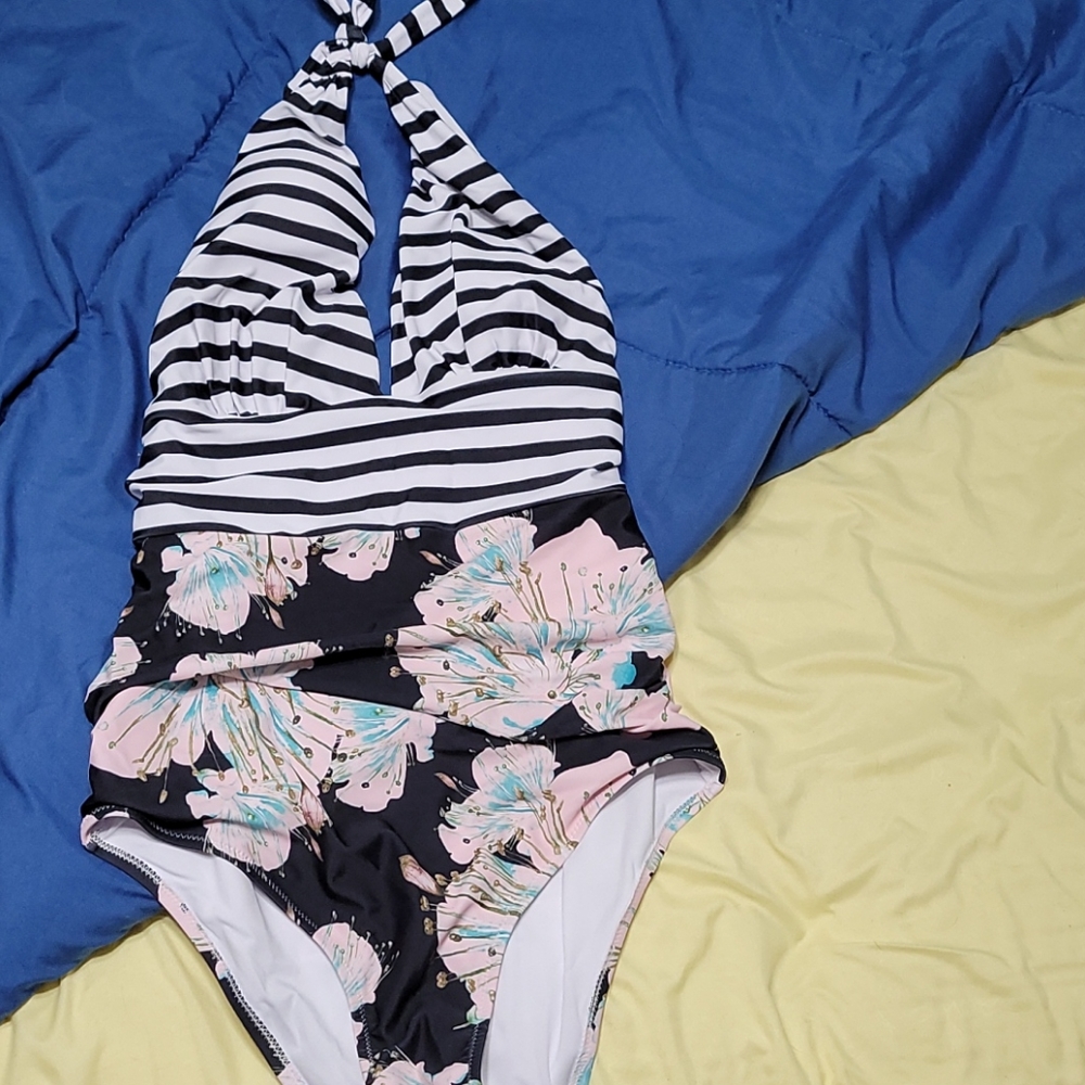 One piece halter size L